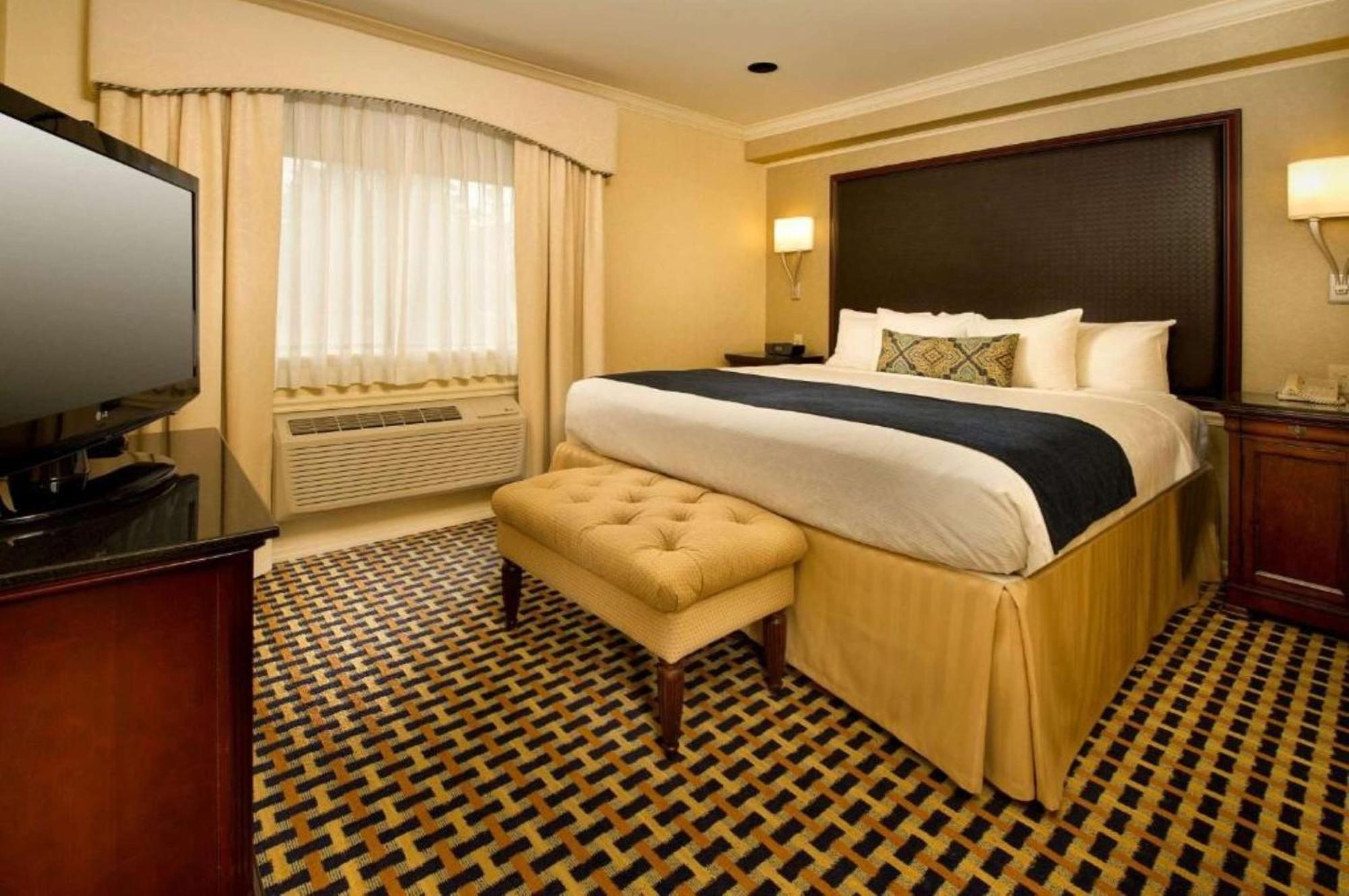 Best Western Plus Puyallup Hotel Buitenkant foto