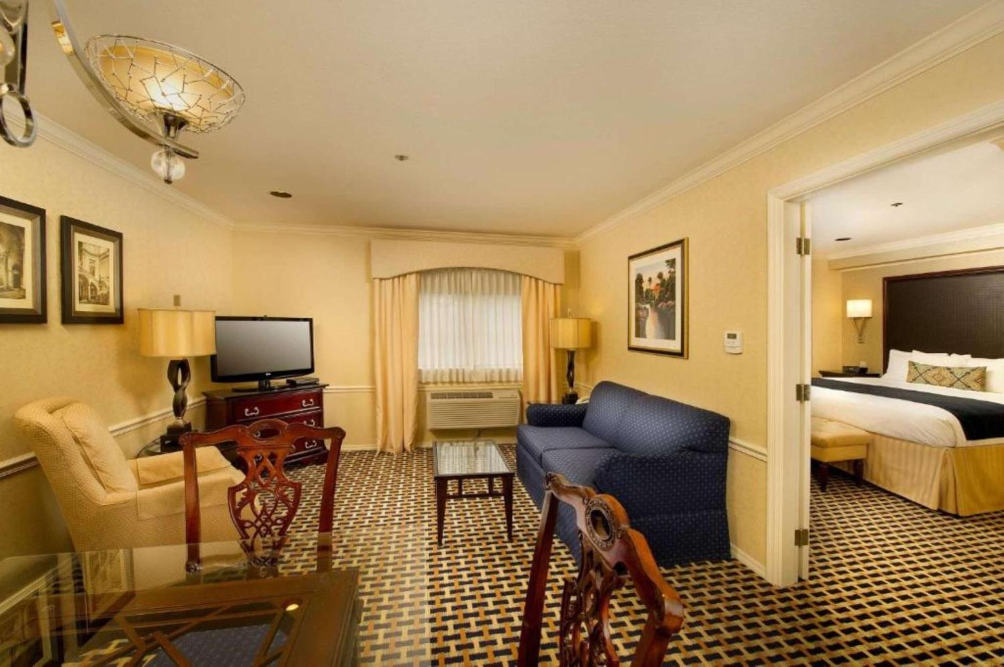 Best Western Plus Puyallup Hotel Buitenkant foto
