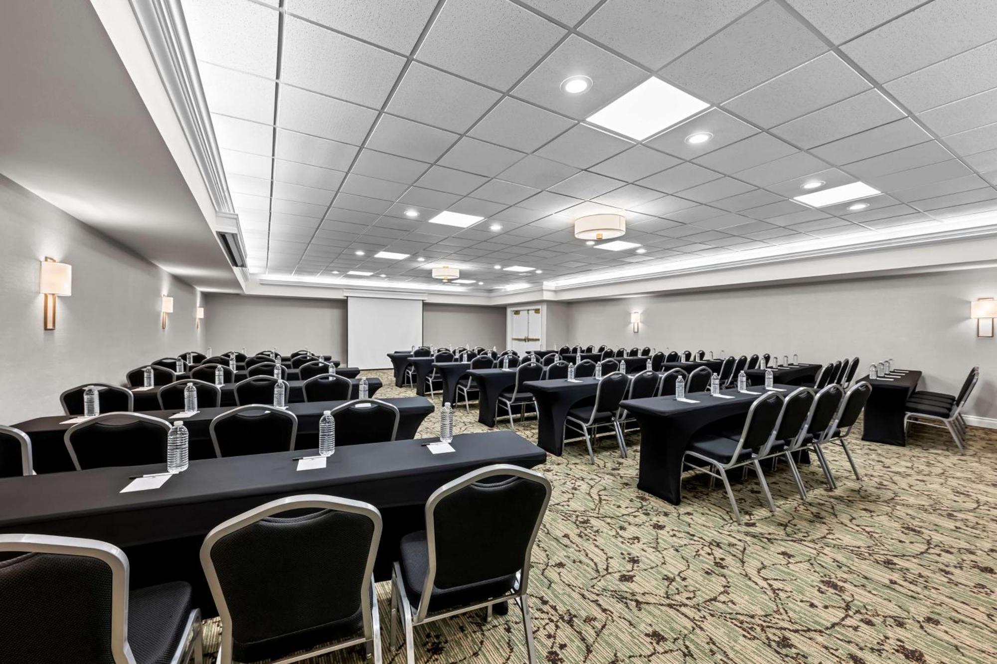 Best Western Plus Puyallup Hotel Buitenkant foto
